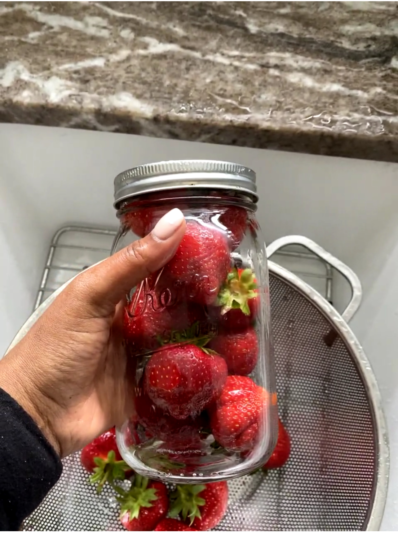 https://www.pinkproverb.com/wp-content/uploads/2022/03/strawberries-in-mason-jar.jpg
